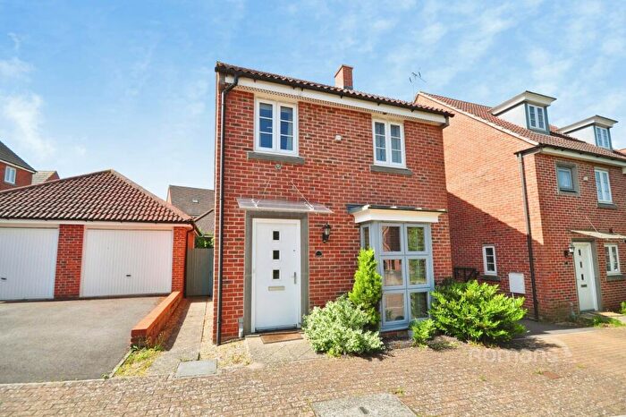 3 Bedroom Semi-Detached House To Rent In Egerton Drive, Basingstoke, Hampshire, RG24