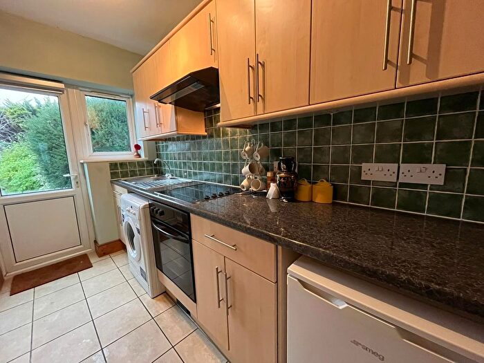 1 Bedroom Flat To Rent In Birch Avenue, London, N13