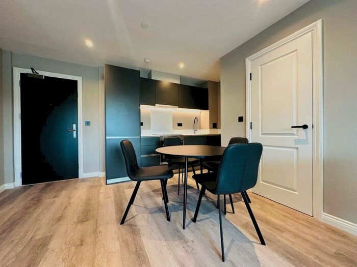 2 Bedroom Apartment To Rent In Springwell Gardens, Whitehall Road, Leeds, LS12