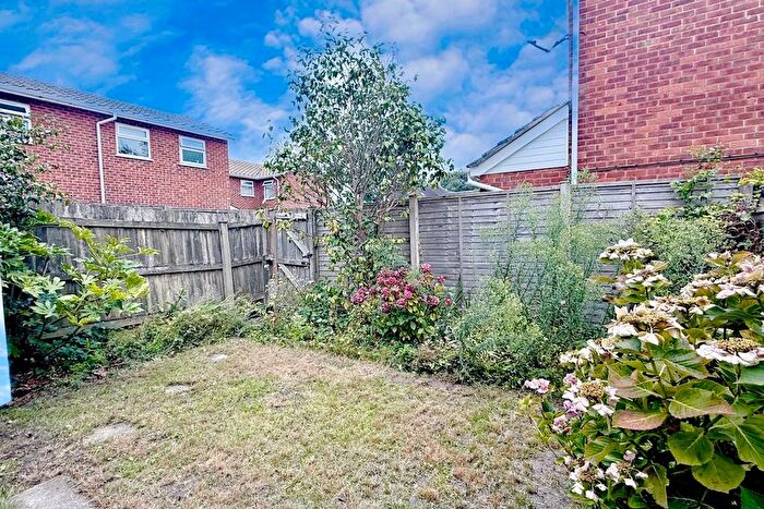 2 Bedroom Semi-detached House For Sale In Stephens Walk, Ringwood, BH24