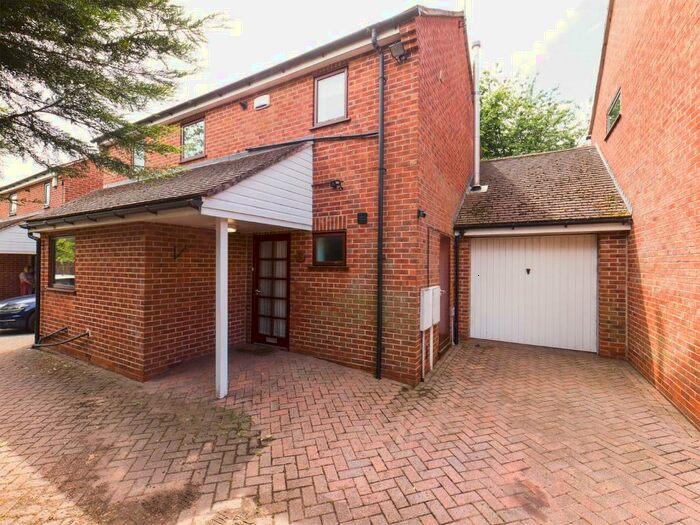 3 Bedroom Detached House To Rent In Sunny Row Knole Road, Wollaton, Nottingham, NG8