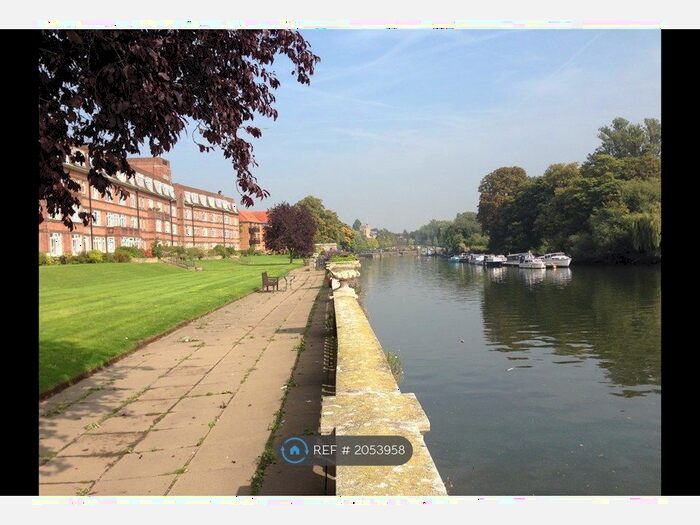 1 Bedroom Flat To Rent In Cross Deep, Twickenham, TW1