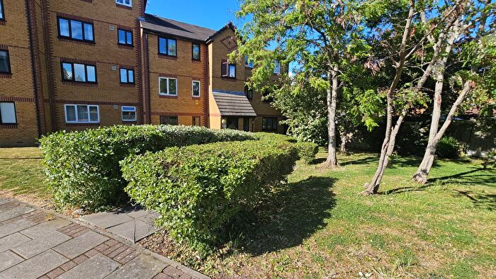 1 Bedroom Flat To Rent In Alan Hocken Way, London, E15
