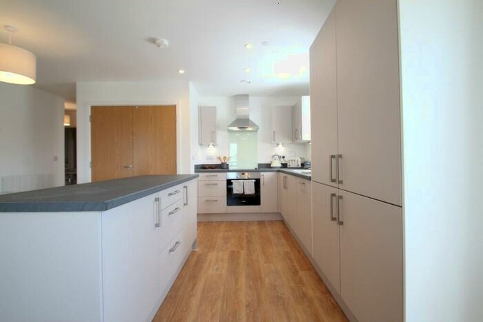 3 Bedroom Apartment To Rent In Holmbush Mews, RH12