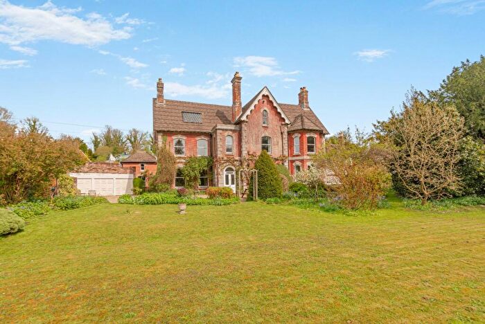 5 Bedroom Detached House For Sale In Petersfinger Road, Petersfinger, Salisbury, Wiltshire, SP5