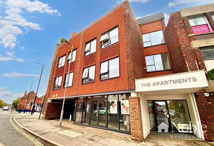 1 Bedroom Flat To Rent In The Apartments, Weald Road, Brentwood, CM14