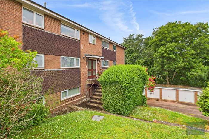 2 Bedroom Apartment To Rent In Hillside Court, Exmouth, EX8