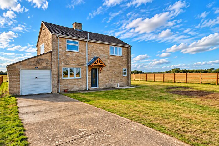 3 Bedroom House To Rent In Greenway, Caulcott, Bicester, OX25