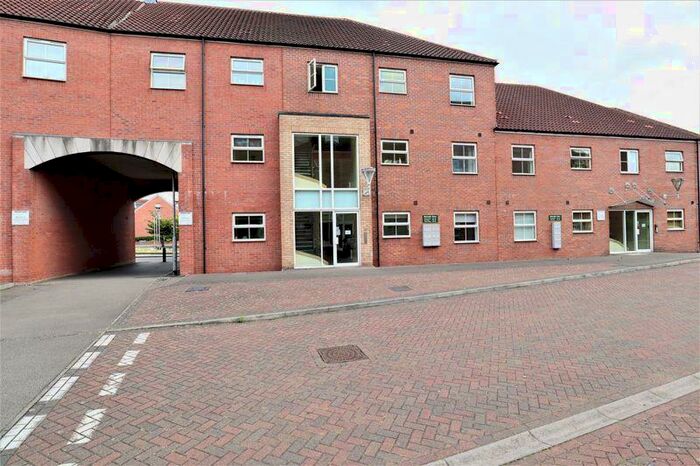 2 Bedroom Apartment To Rent In Riverside Drive, Lincoln, LN5
