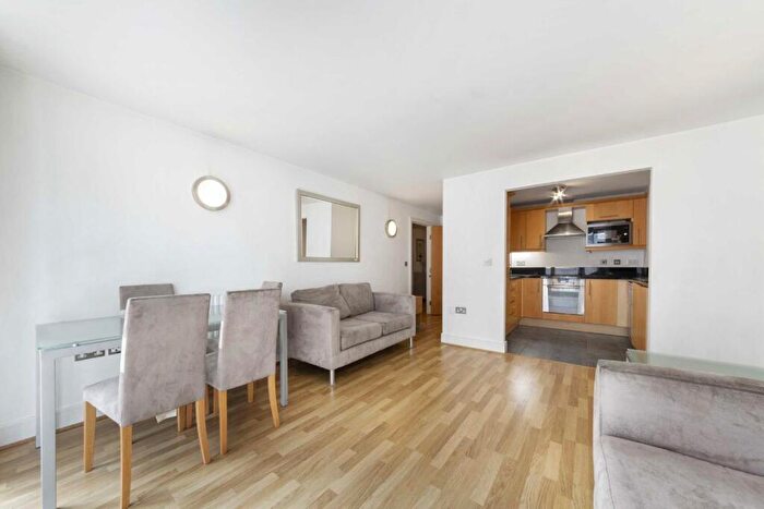 1 Bedroom Flat To Rent In Cassilis Road, Canary Wharf, E14
