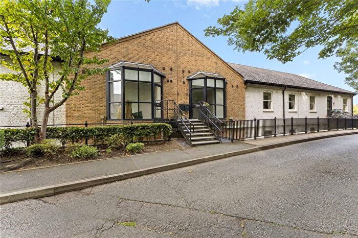 1 Bedroom Flat For Sale In Summerhouse Lane, Harefield, Uxbridge, UB9