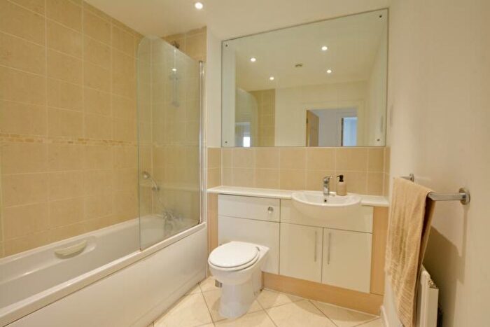 2 Bedroom Apartment For Sale In Woodflied Road, Northgate, RH10