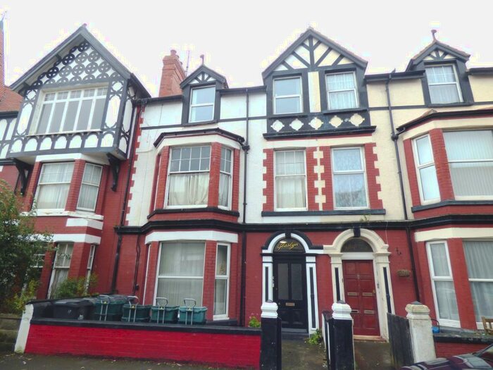2 Bedroom Flat To Rent In Curzen Road, Craig Y Don, LL30