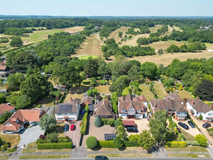 3 Bedroom Detached House For Sale In Shepherds Lane, Caversham Heights, RG4
