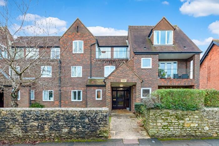 2 Bedroom Flat To Rent In Hensington Road, Woodstock, OX20