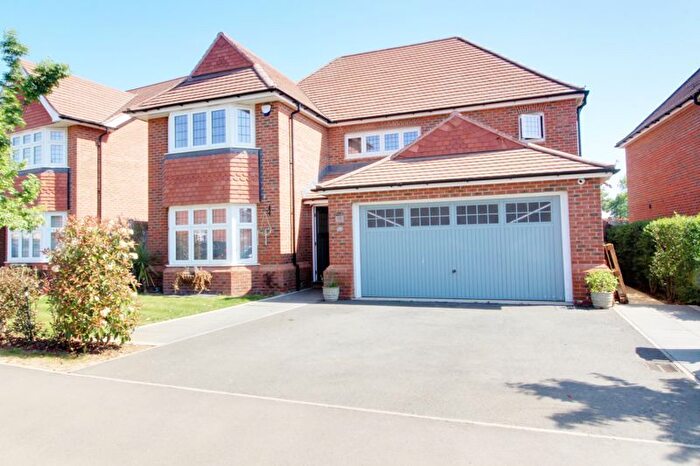 4 Bedroom Detached House To Rent In Tudor Road, Cheshunt, EN7