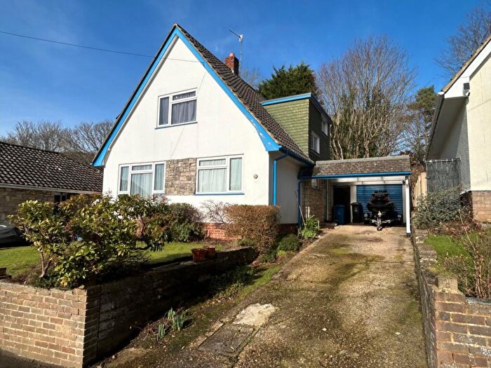 3 Bedroom Detached House For Sale In Wren Crescent, Coy Pond, BH12