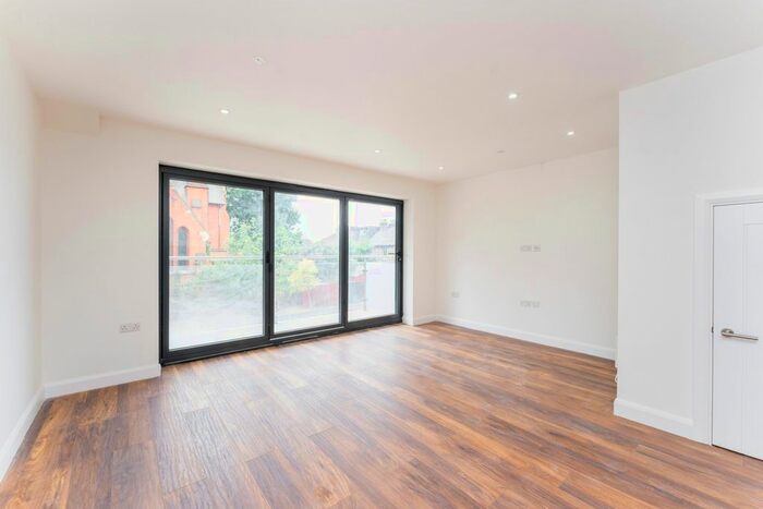 1 Bedroom Flat To Rent In Canberra Road, London, W13
