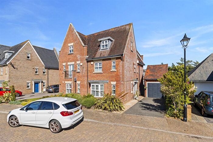 4 Bedroom Property For Sale In Campbell Mews, Eastbourne, BN23