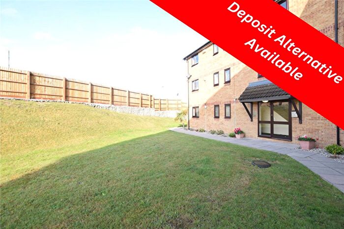 2 Bedroom Flat To Rent In Messant Close, Harold Wood, Romford, RM3