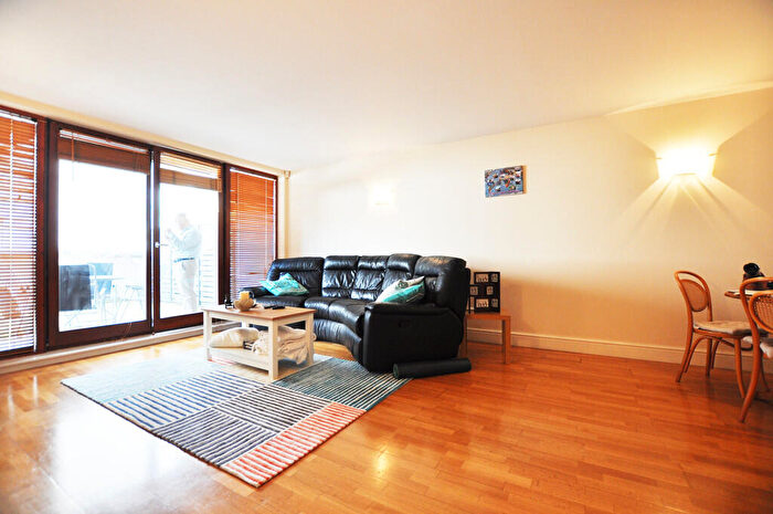 2 Bedroom Flat To Rent In Assam St, London, E1