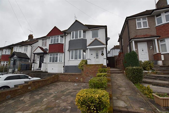 3 Bedroom Property To Rent In Winifred Road, Coulsdon, CR5