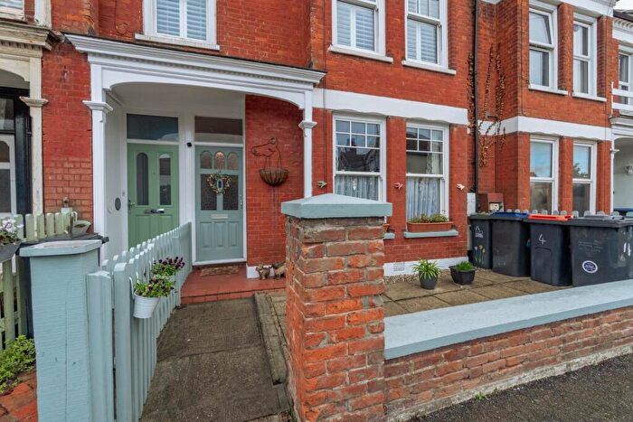 2 Bedroom Flat For Sale In Gosfield Road, Herne Bay, CT6