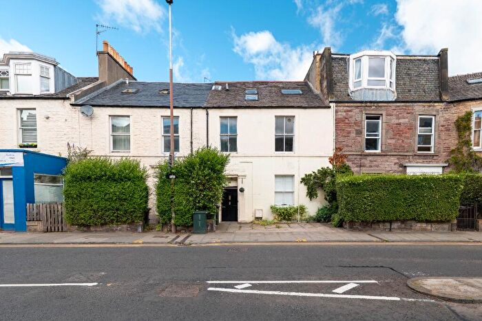 3 Bedroom Flat To Rent In Gilmore Place, Bruntsfield, Edinburgh, EH3