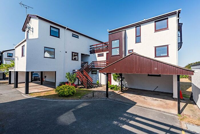 2 Bedroom Property For Sale In Deganwy Beach, Deganwy, LL31