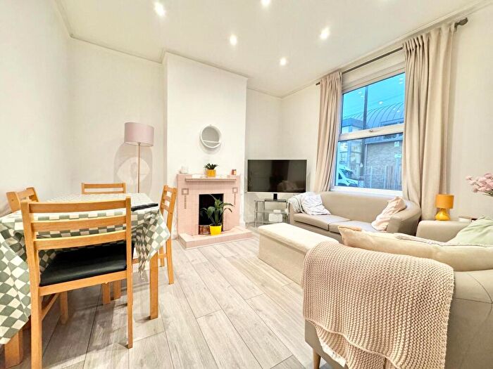 3 Bedroom Terraced House To Rent In Ravenslea Road, SW12