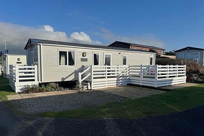 2 Bedroom Mobile/park Home For Sale In Talybont, LL43