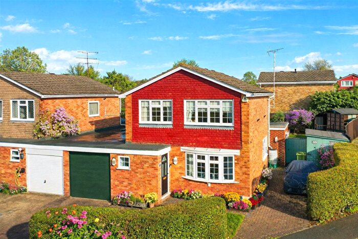 3 Bedroom Detached House For Sale In Blythwood Drive, Frimley, Camberley, Surrey, GU16