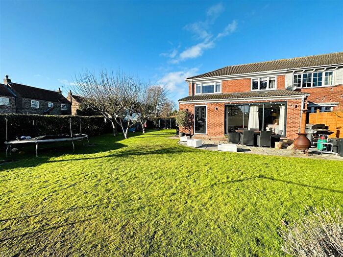 4 Bedroom End Of Terrace House For Sale In Cardinals Court, Cawood, Selby, YO8