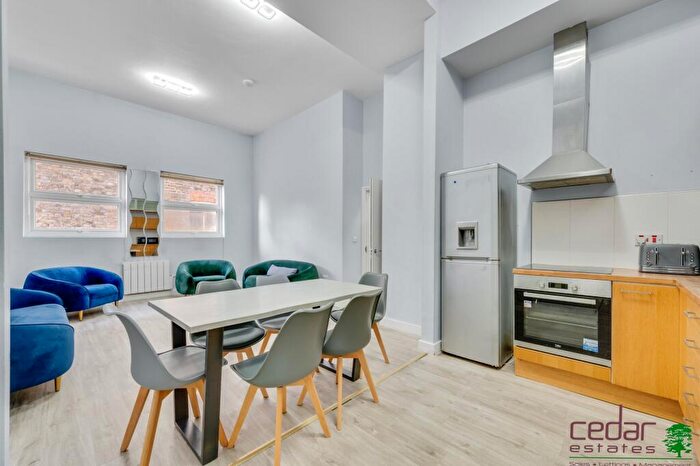 4 Bedroom Flat To Rent In Kilburn High Road, Kilburn, NW6