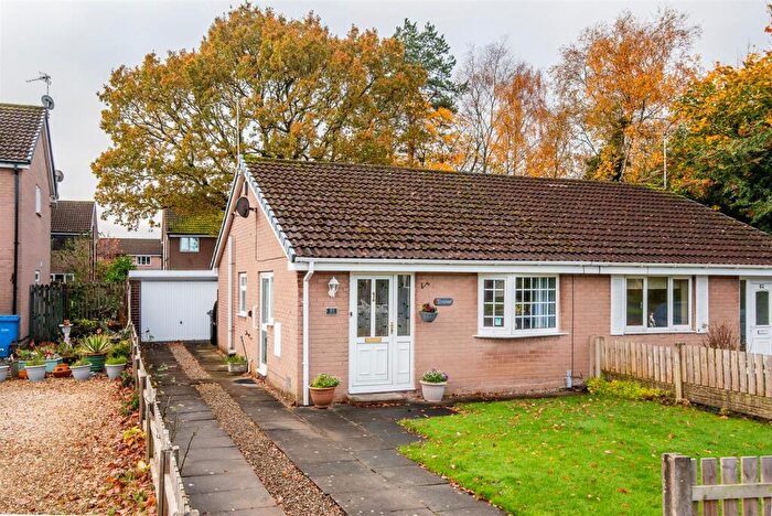 2 Bedroom Semi-Detached Bungalow For Sale In Oak Croft, Clayton-Le-Woods, Chorley, PR6