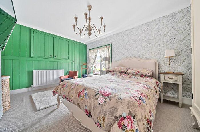 2 Bedroom Terraced House For Sale In Burnt Oak Lane, Sidcup, DA15