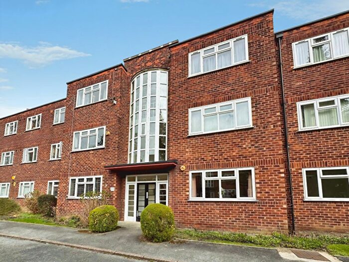 2 Bedroom Flat For Sale In Wilmslow Road, Didsbury, Manchester, M20