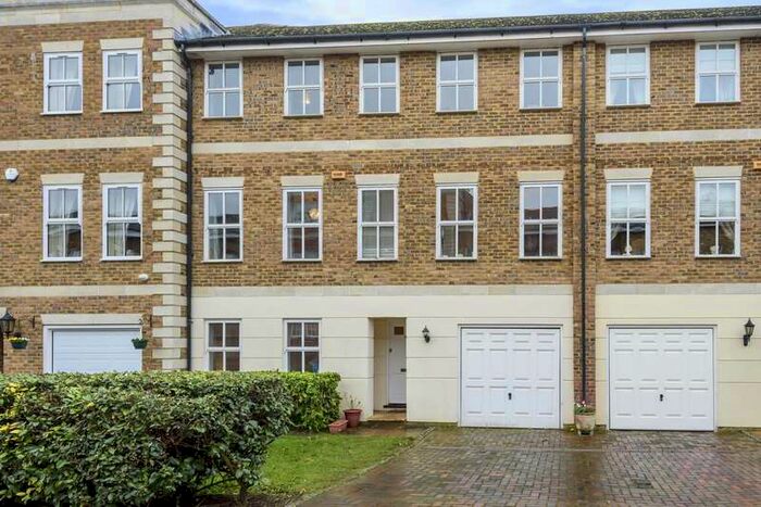 4 Bedroom Town House To Rent In Ellesmere Place, Walton-on-thames, KT12