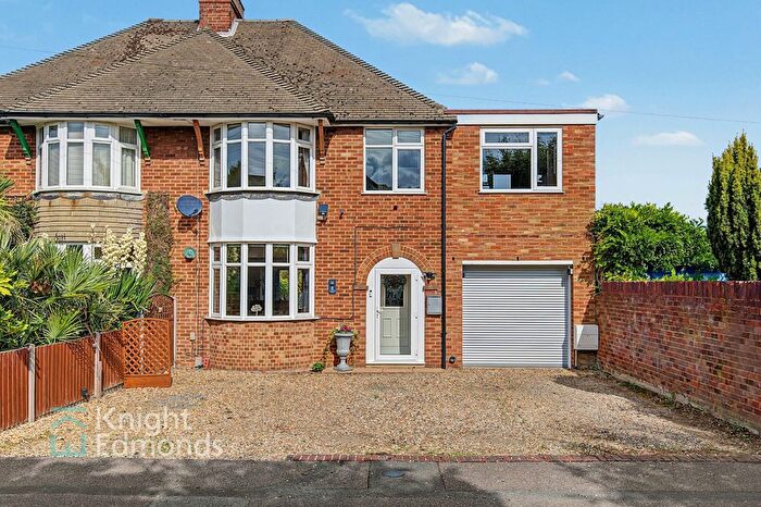 4 Bedroom Semi-Detached House For Sale In Brockenhurst Avenue, Maidstone, ME15