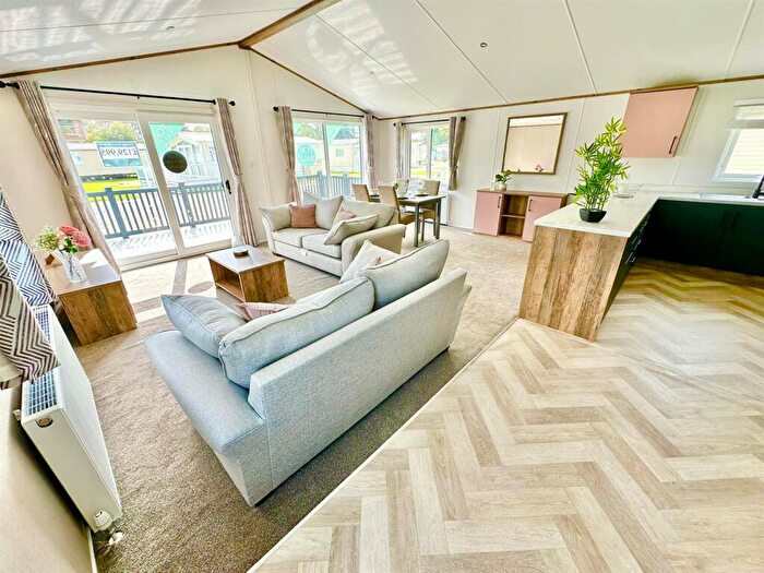 2 Bedroom House For Sale In Hoburne Bashley Holiday Park, Bashley Dr., New Milton, BH25