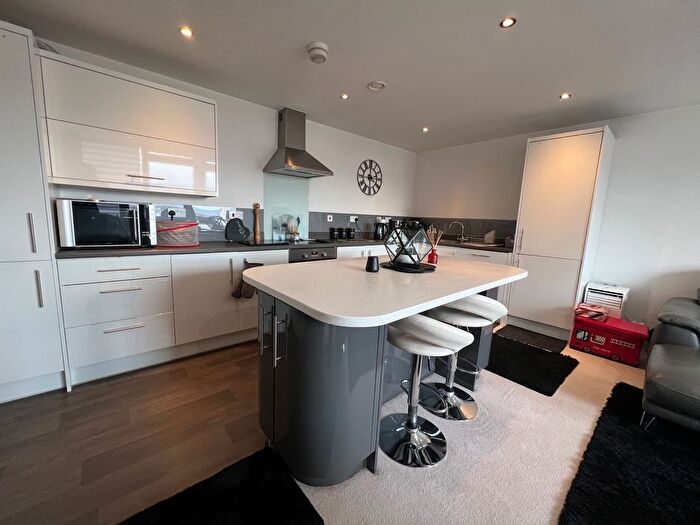 3 Bedroom Flat To Rent In Great Western Street, Aylesbury, HP20