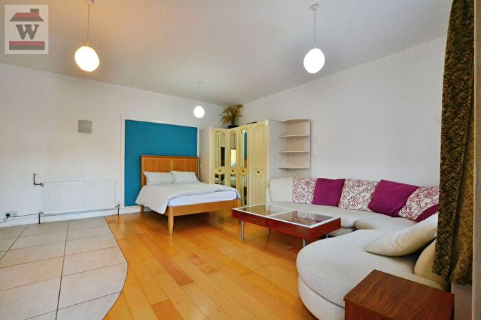 1 Bedroom Studio To Rent In Jersey Road, Isleworth, TW7