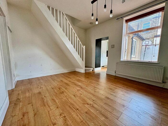 2 Bedroom End Of Terrace House For Sale In East Street, Rawtenstall, Rossendale, Lancashire, BB4
