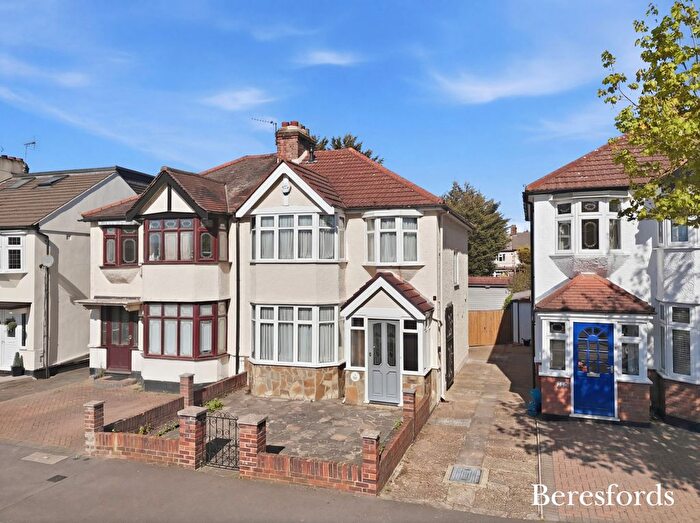 3 Bedroom Semi Detached House For Sale In Carlton Road, Gidea Park, RM2