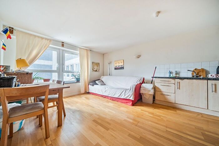 1 Bedroom Flat For Sale In Calderwood Street, Woolwich, SE18