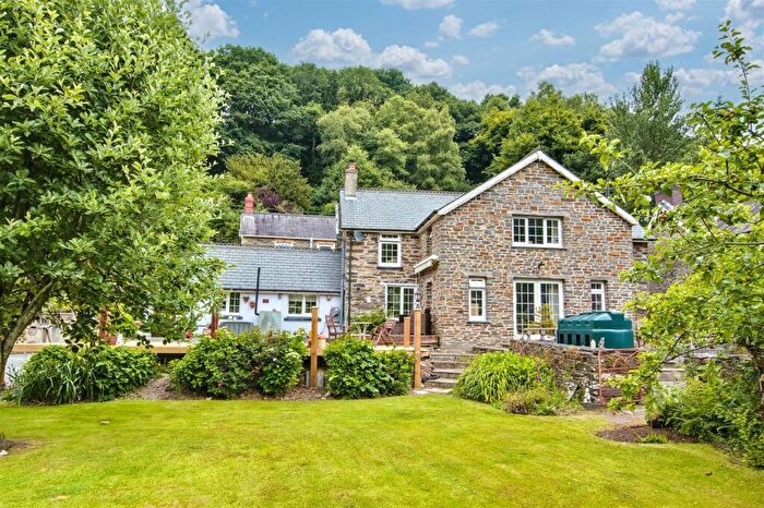 3 Bedroom Detached House For Sale In Drefach Felindre, Llandysul, SA44