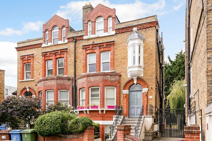 Apartment To Rent In The Gardens, East Dulwich London, SE22