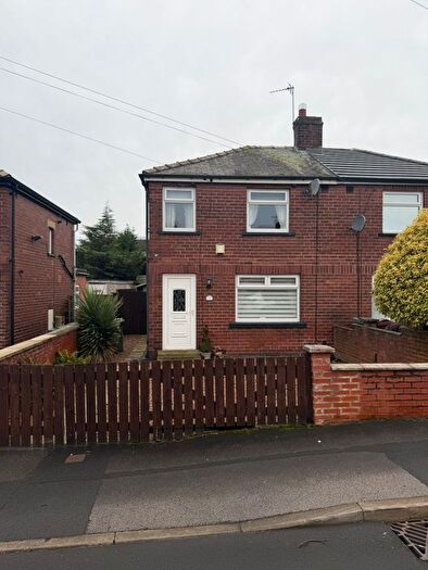 3 Bedroom Semi Detached House To Rent In Swinnow Crescent, LS28