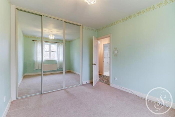 2 Bedroom Apartment To Rent In Wentworth Court, Nursery Lane, Leeds, LS17