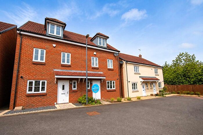 3 Bedroom Semi-Detached House To Rent In John Saint Quinton Close, Stoke Gifford. Bristol, BS34